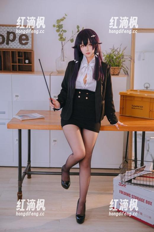 樱井小莜的照片集：她在海边，我却在屏幕前小心翼翼地‘踩沙’！