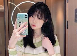 淘气的炸酱沐沐和她的浴室：在线图集里水花四溅