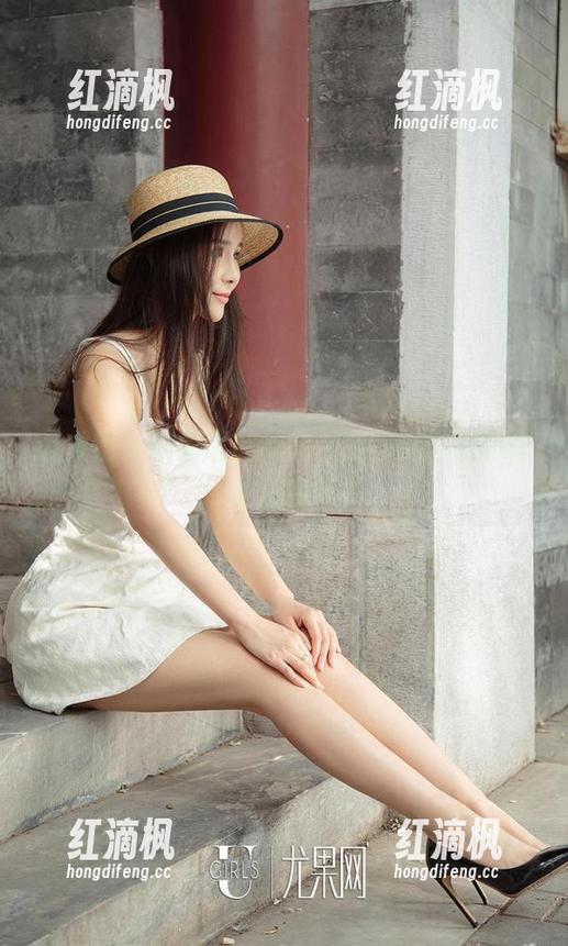 爱尤物 - 李希瑶的美图长腿，无圣光的你还敢直视吗？