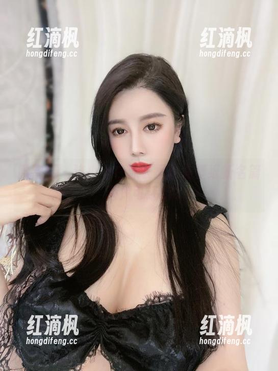 微密圈 - 猪小七在泳衣里改编壁纸新名篇，画风可还行？