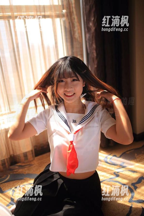 猫九酱 猫九酱带你见识高叉连体衣与小短裙的趣味组合,下载套图感受快乐的冲击!