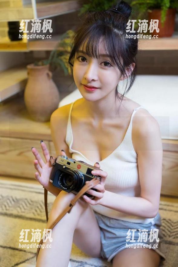 王羽杉的护士造型——无圣光下的清新与…呃，性感。