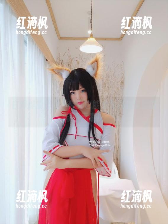 白烨烨的作品：修女也能成为视角实验的奇特元素！