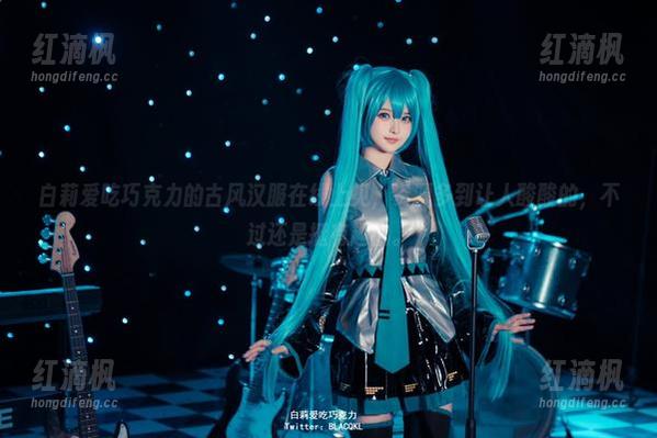 白莉爱吃巧克力的古风汉服在线上见，资源多到让人酸酸的，不过还是挺有趣的。