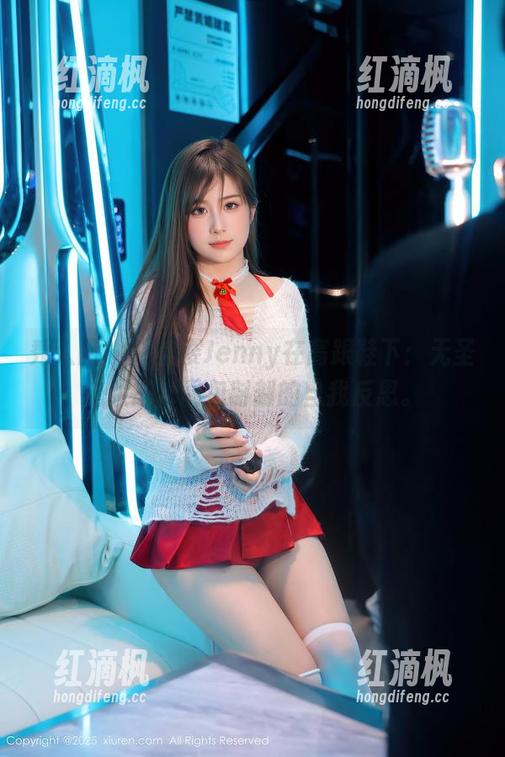 秀人网 - 任莹樱Jenny在高跟鞋下：无圣光状态，图包时刻的自我反思。
