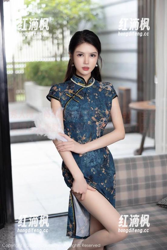 秀人网 - 高跟鞋加小蛮妖_honey，全套美图让人想戳！下载不下载？随你了哈哈。