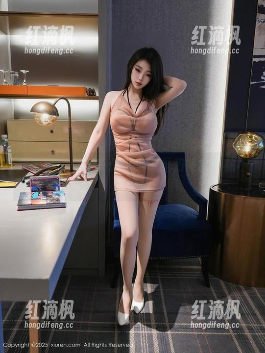 秀人网 - 在线交付：小逗逗和她的网袜不止于此