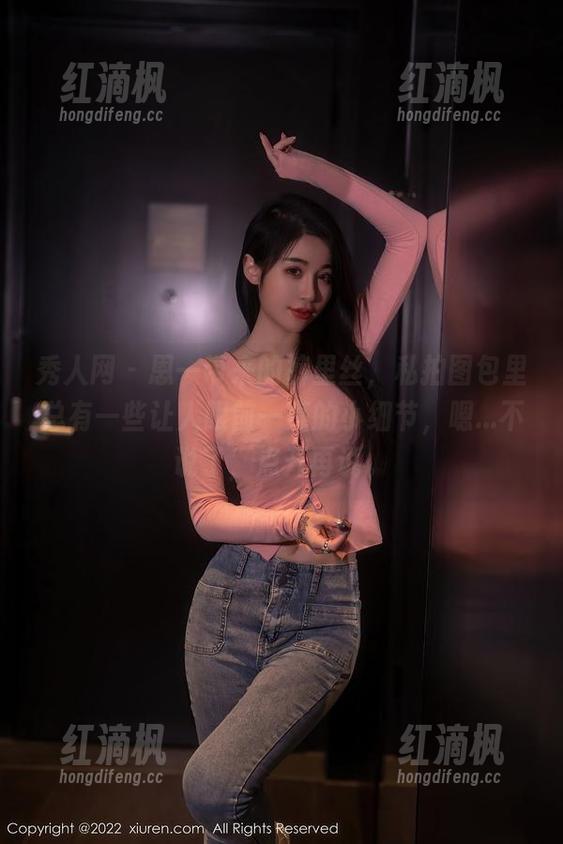 秀人网-恩一 秀人网 - 恩一带来的裤里丝,私拍图包里总有一些让人眼前一亮的小细节,嗯...不说了,点开再说。