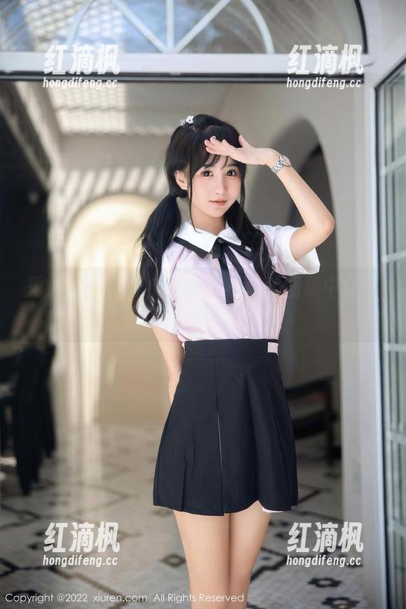秀人网 - 牛仔裤？是小逗逗的图集中还有更多无奈与尴尬。