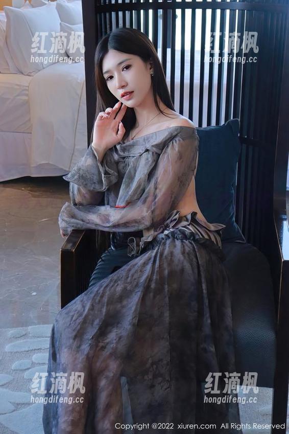 秀人网 - “月夕Lily的夏日”：资源不多，热度无限，难得一见。