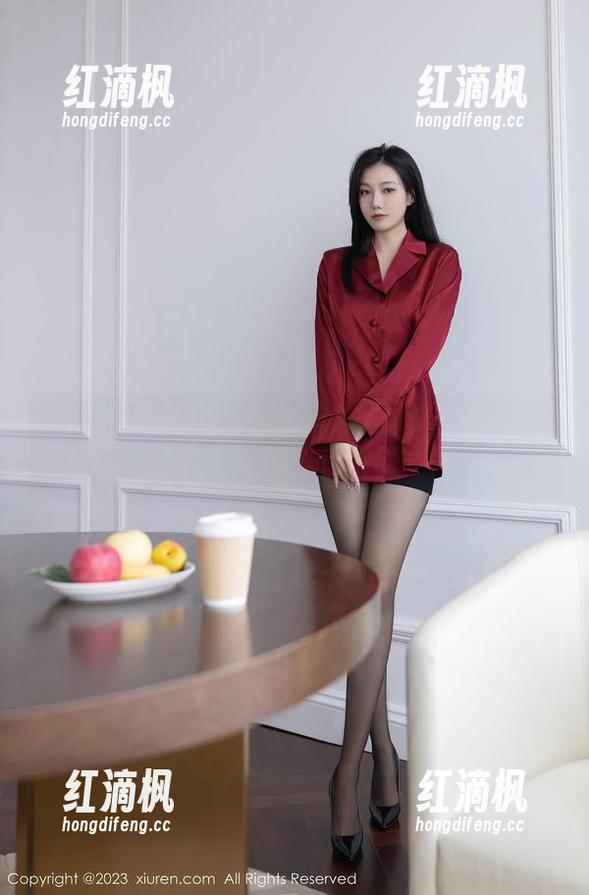 秀人网 - 水手服＋李雪婷Anna：在线图集里的风浪果然不小！