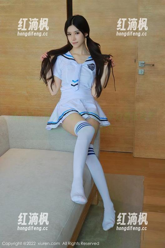 秀人网 - 林幼一写真精选：牛仔裤在风中翩翩，时而放狠招