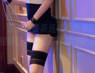秀人网 – 田依依最新连体衣合集：面对这种创新的领口，礼仪和风度也得退散啊！
