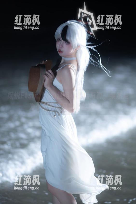 纸悦Etsu_ko的这组小蛋糕写真，果然是为少女心量身定做的壁纸！