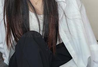 绮梦摄影 – 梦妍的海边套图，海浪在她脚边跳探戈，想来也是种腼腆的表达，对吧？