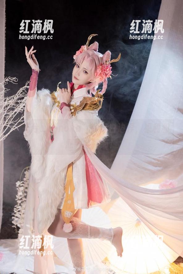 “花兮_honoka”的黑白边界，福利和原图全都有！