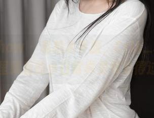花漾show – 私拍水手服，Cris_卓娅祺图包里藏着的小日常真是可爱得过分。