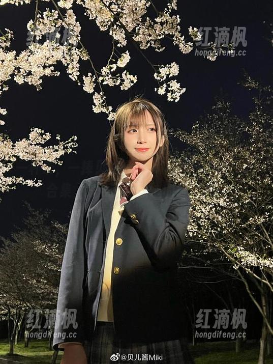 一杯茶，一捧贝儿酱Miki的春梅COS美图合集，是否是个散心的好主意？