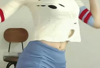 微密圈 – 白色马油袜在美图里漫游，轩子巨2兔透露了点小暧昧