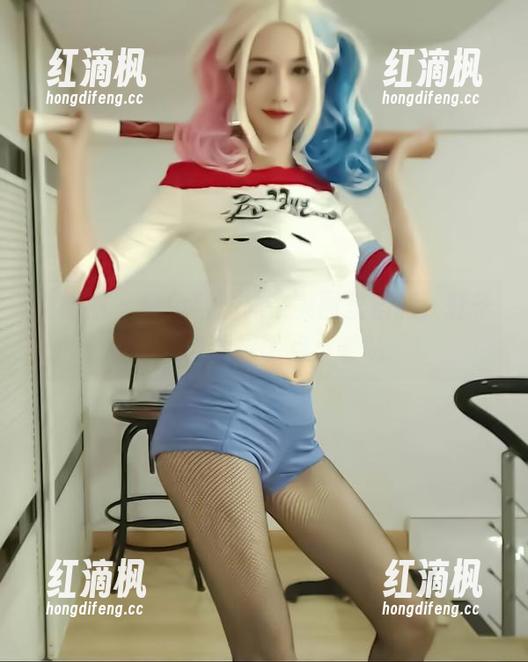 微密圈 - 白色马油袜在美图里漫游，轩子巨2兔透露了点小暧昧