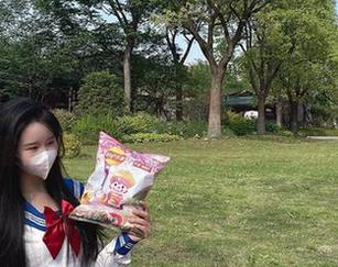 微密圈 – 软妹小九九的礼服套图，清新脱俗，适合非典型的婚礼现场？