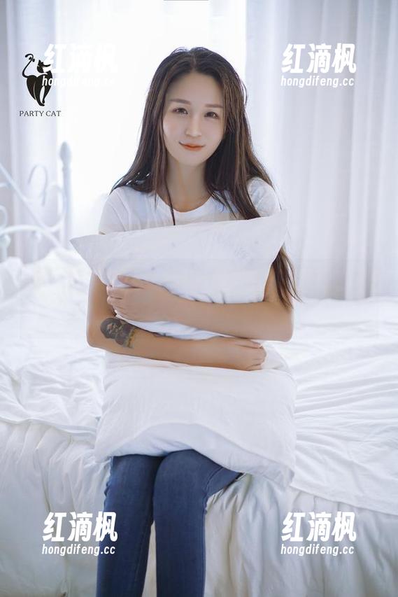 轰趴猫 - “每一张都是定制，Ellie艾栗栗修女图集里的小调皮“