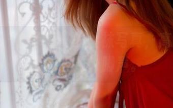 轰趴猫 – 孙梦瑶V的丝袜写真，高清到好像能听到针脚声。