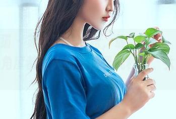 轰趴猫 – 苏小暖连衣裙，最新美图，随便一个角度都让人想多停留几秒钟，太绝了。
