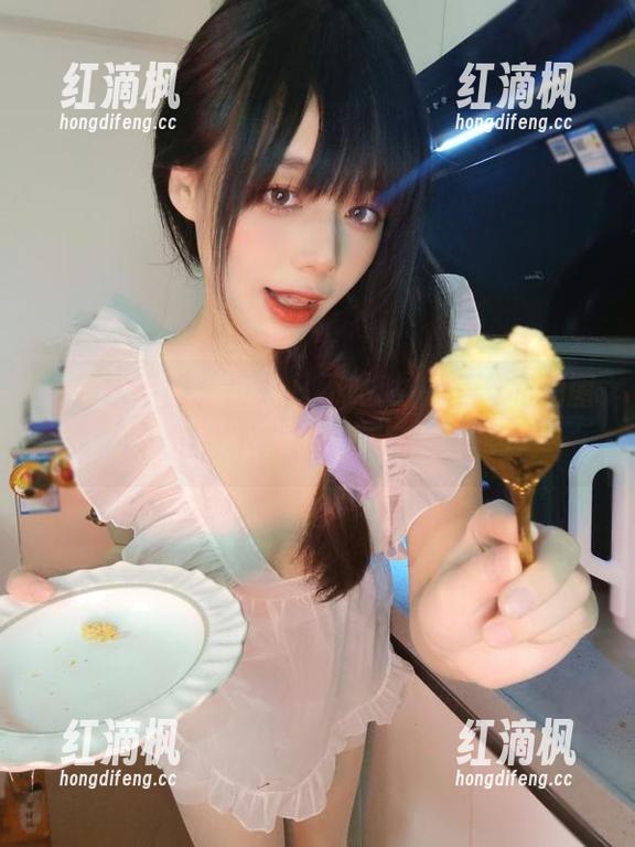 一袭水手服，阿九从不咕咕(九言)私拍图包转身不留神，海风呼啸！