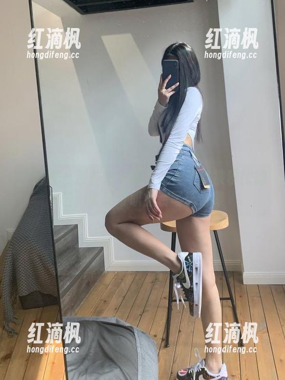 微密圈 - 那些想穿的可都是可以被攀比的啦：陈佩奇职业装写真合集