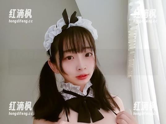最后的最新一辑陌陌咕咕咕泳池照片，毫不意外地让人陷入了一种说不出的迷惑里。