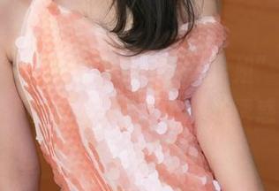 青豆客 – “施忆佳Kitty酱学姐”写真集，不更新真受不了！那种诱惑…