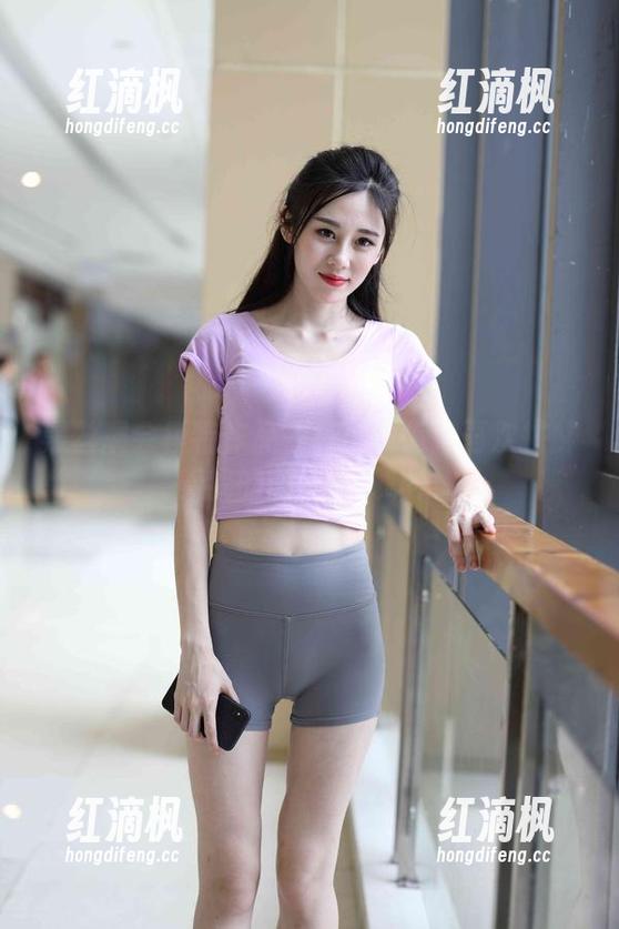 黑丝展会模特作品——魔镜街拍再次挑衅着我的审美底线啊！