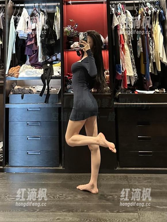 微密圈 - 在线丨看不够的黎允熙baby，空姐气场真不一般